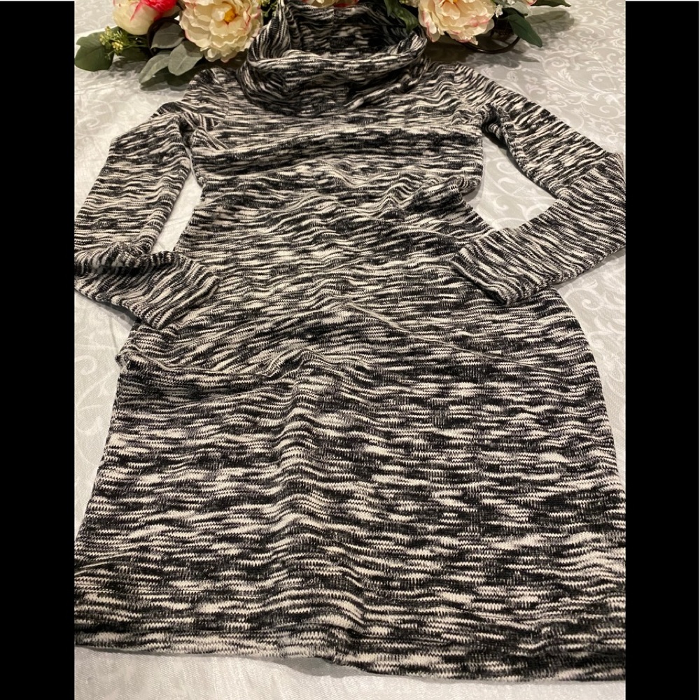 Old Navy Sweater Dress XS